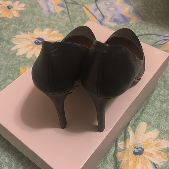 New - Size 8 Black Heels - Picture 3 of 6
